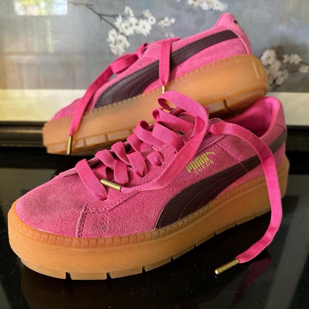 OG Puma magenta pink and purple suede platform trainers #pumatrainers #y2k